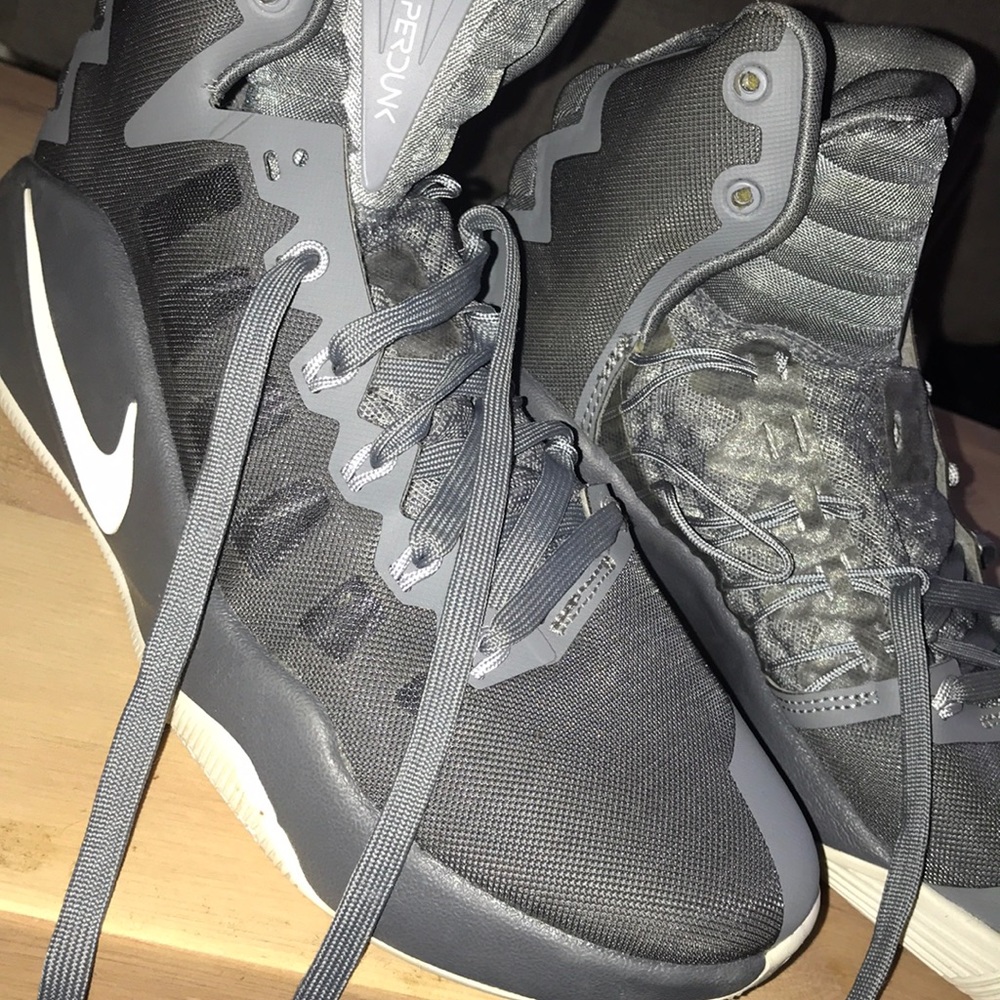 Ladies Nike HyperDunk ( Grey )
